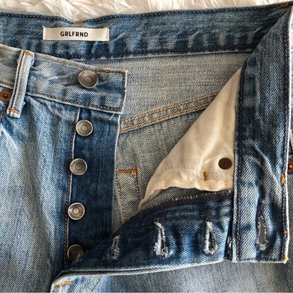 GRLFRND Isabeli Distressed Jeans 25 - Picture 12 of 14